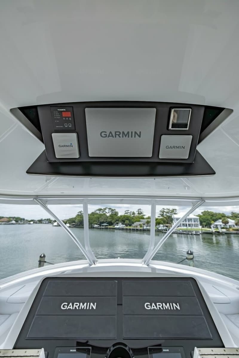 2025 Viking 58 Convertible - Photo 21