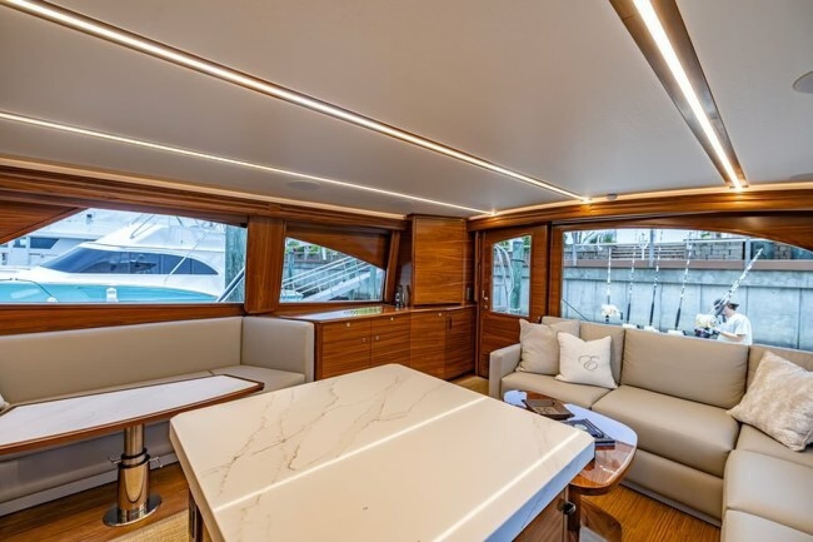 2025 Viking 58 Convertible - Photo 12