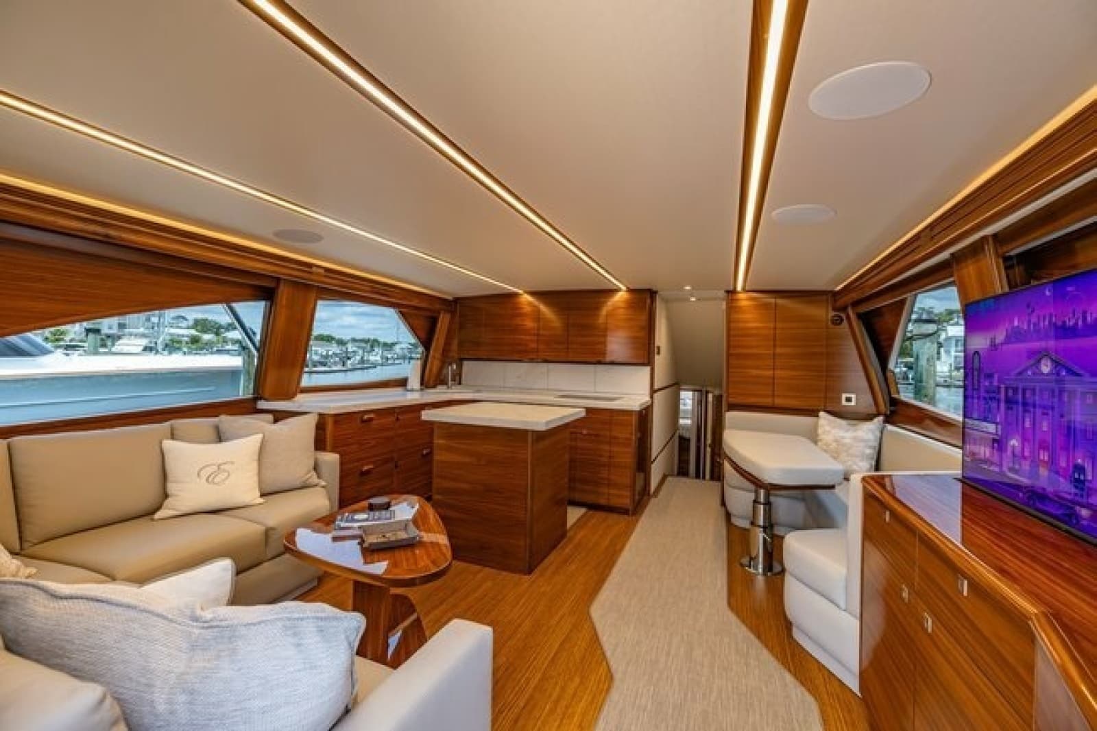 2025 Viking 58 Convertible - Photo 8