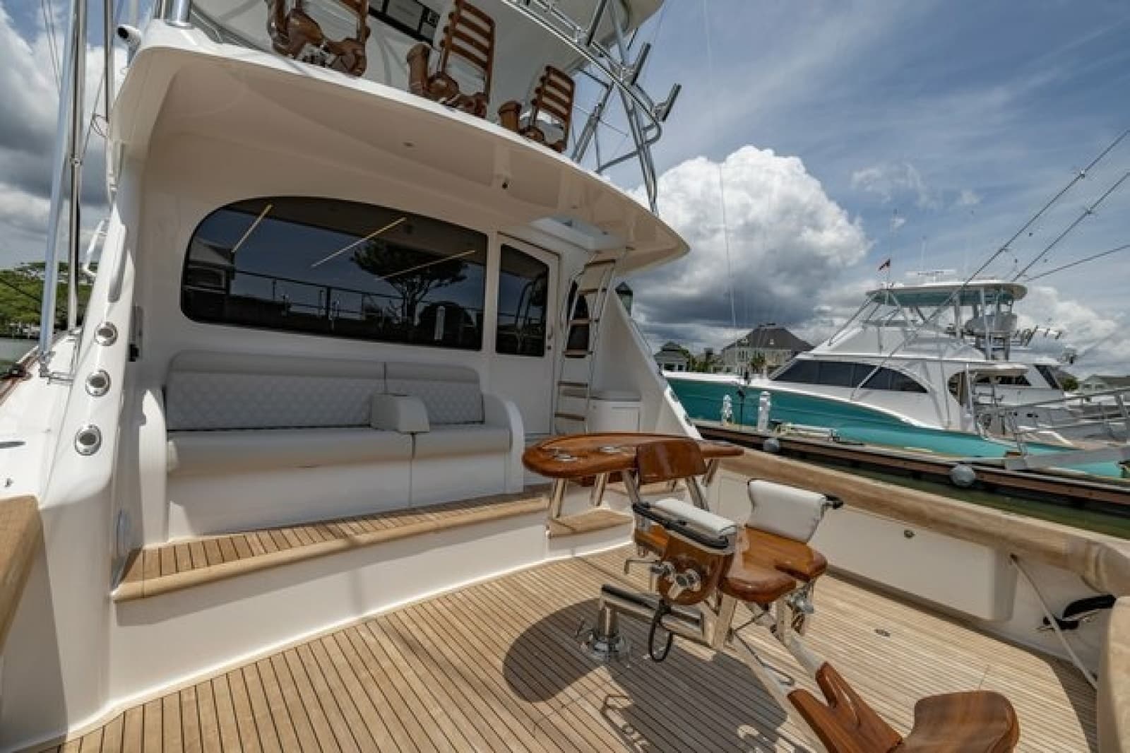 2025 Viking 58 Convertible - Photo 30