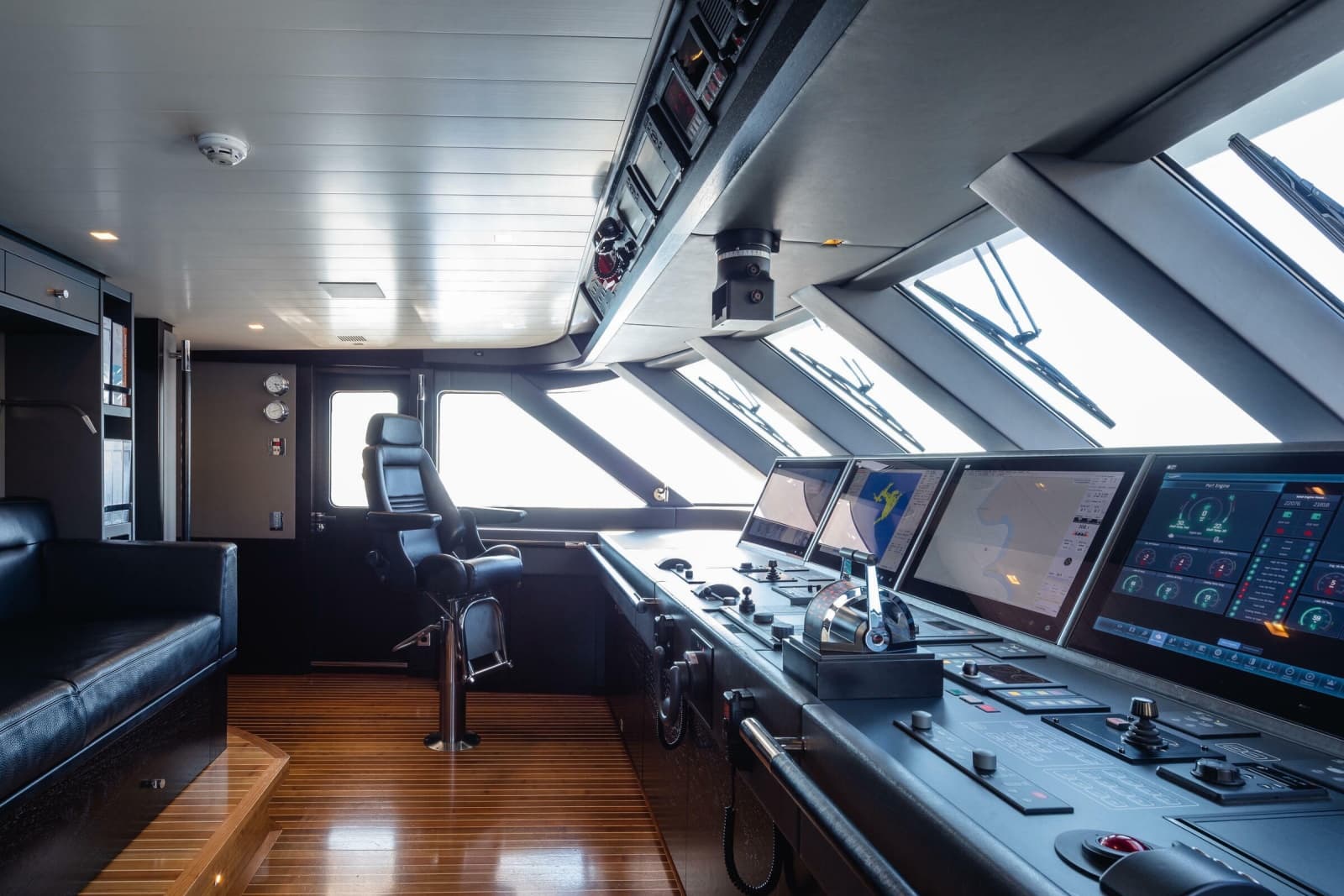 1979 Feadship  - Photo 53