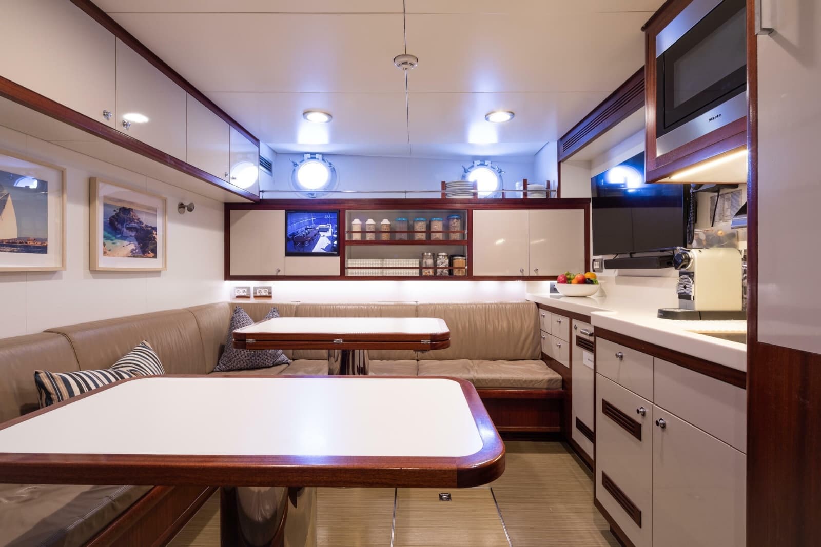 1979 Feadship  - Photo 56