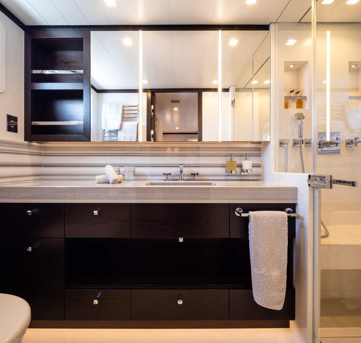 1979 Feadship  - Photo 27