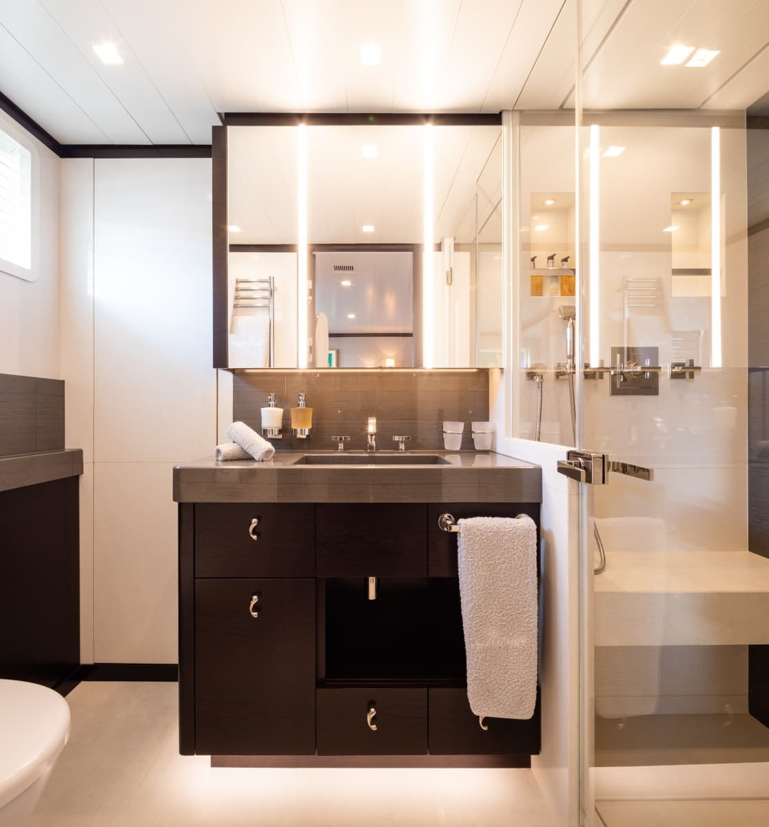 1979 Feadship  - Photo 30