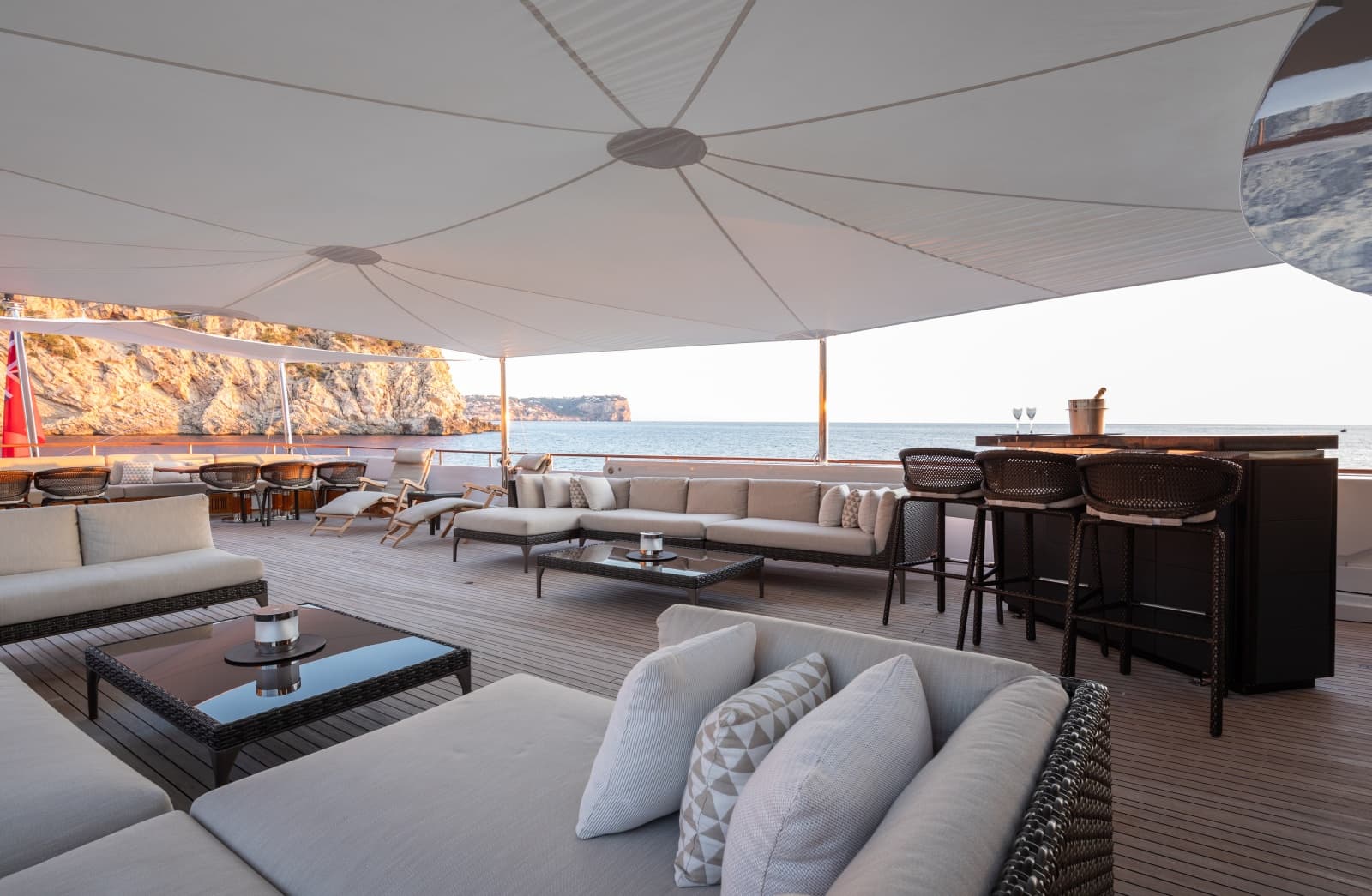 1979 Feadship  - Photo 44