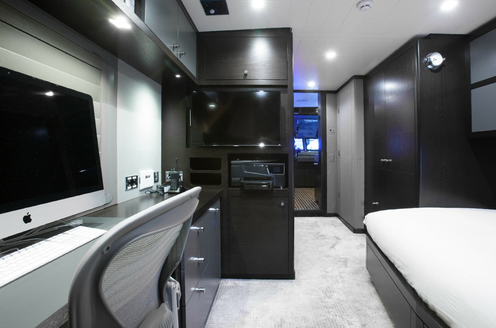 1979 Feadship  - Photo 55