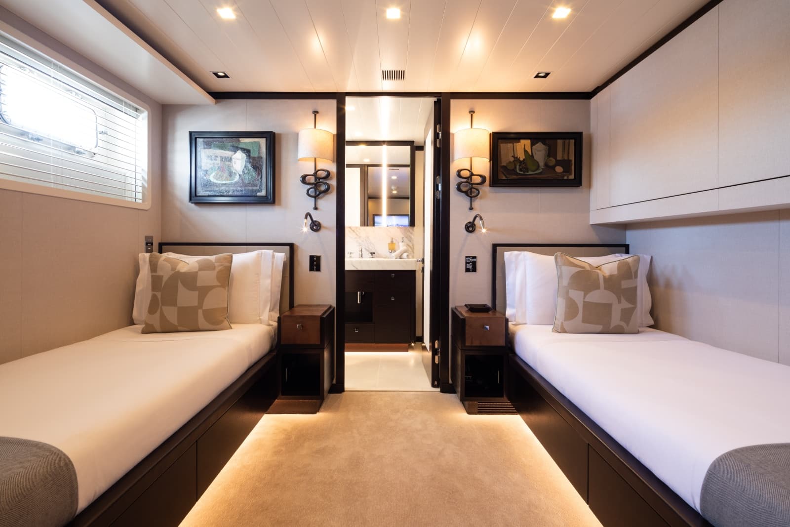 1979 Feadship  - Photo 31