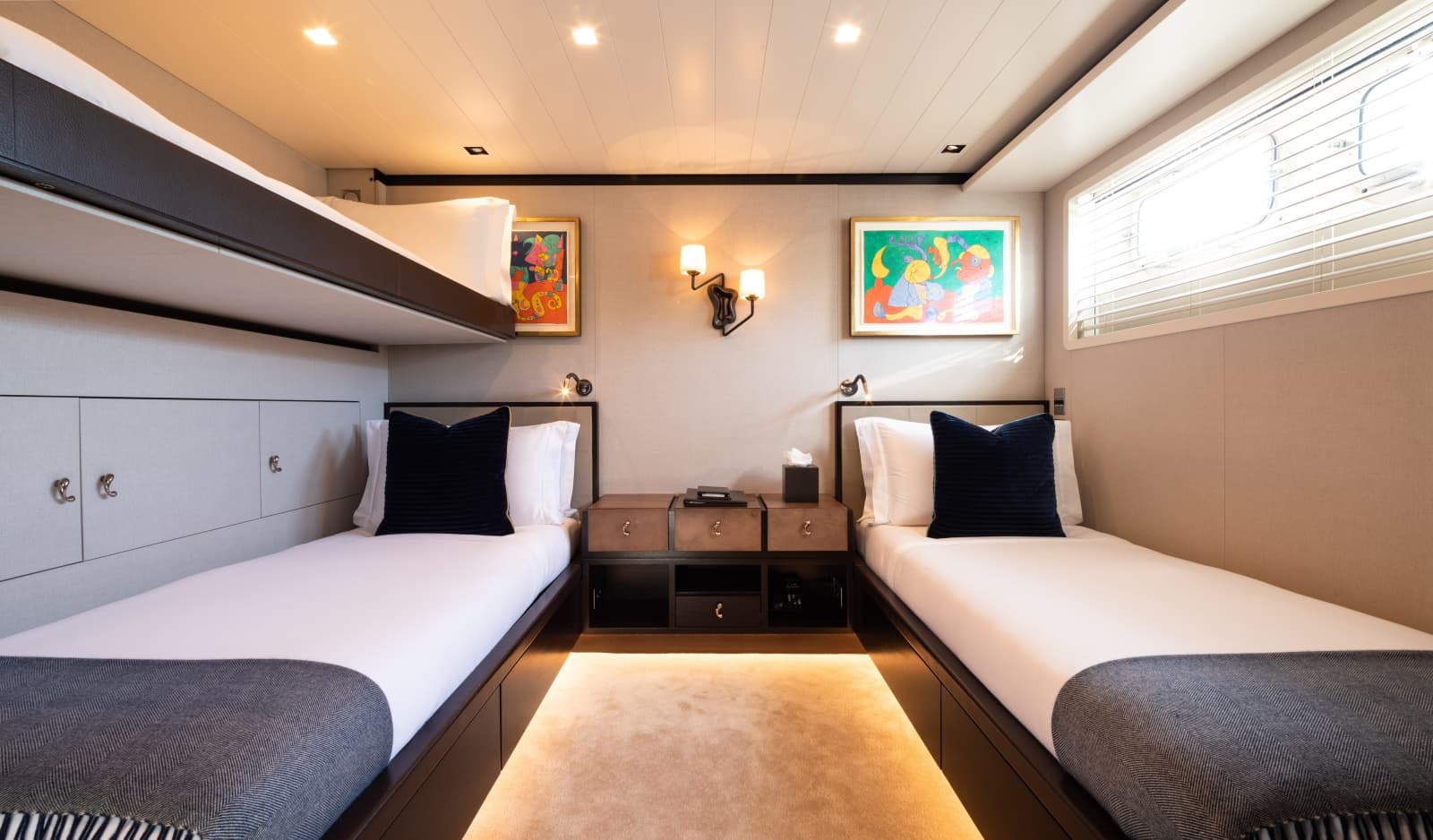 1979 Feadship  - Photo 28