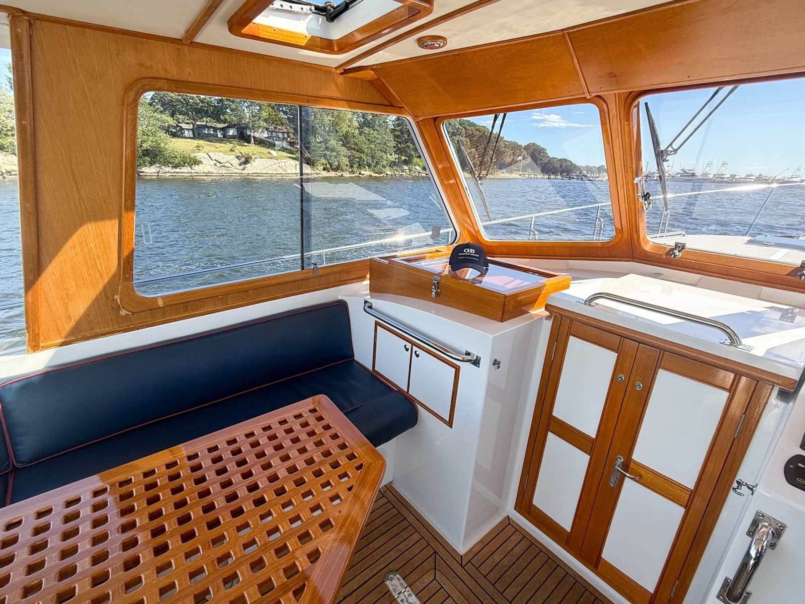 2003 Grand Banks 38 Eastbay HX - Photo 9