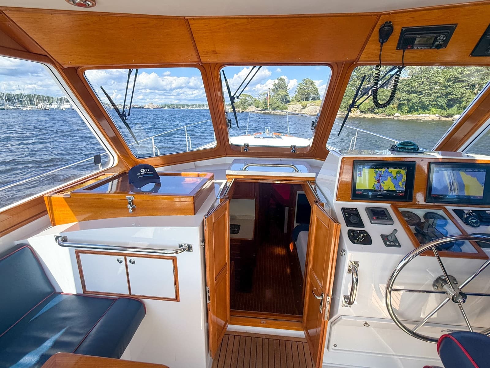2003 Grand Banks 38 Eastbay HX - Photo 17