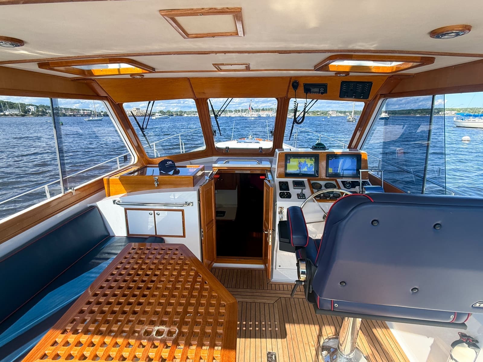 2003 Grand Banks 38 Eastbay HX - Photo 7