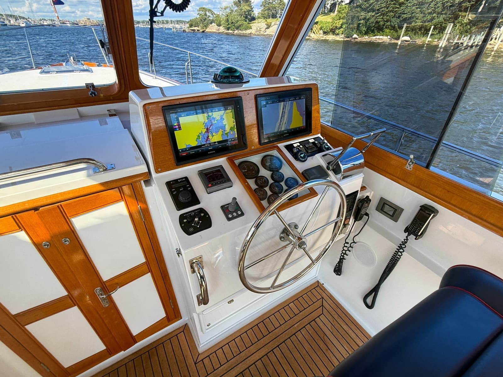 2003 Grand Banks 38 Eastbay HX - Photo 13
