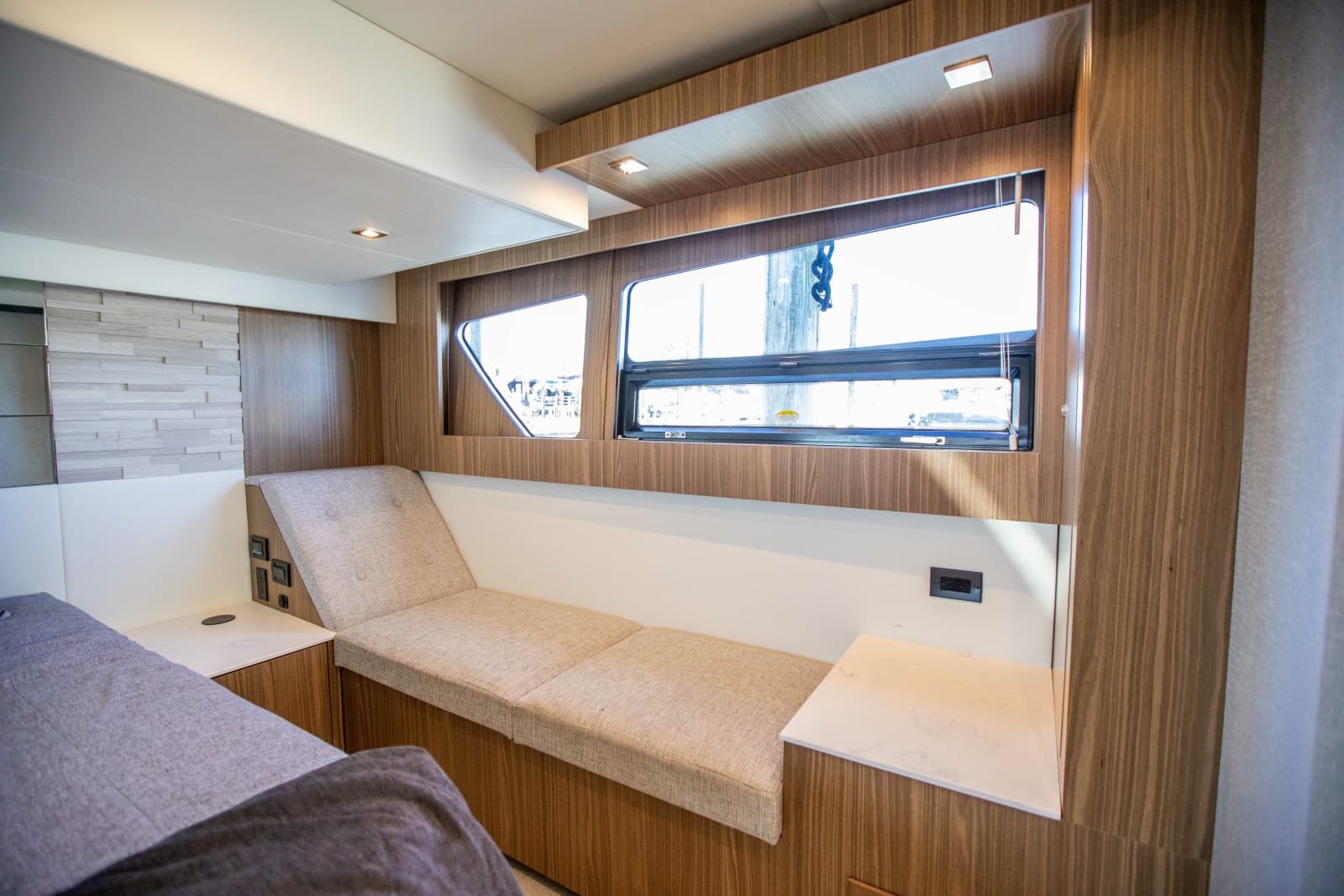 2024 Cruisers Yachts 50 Cantius - Photo 73