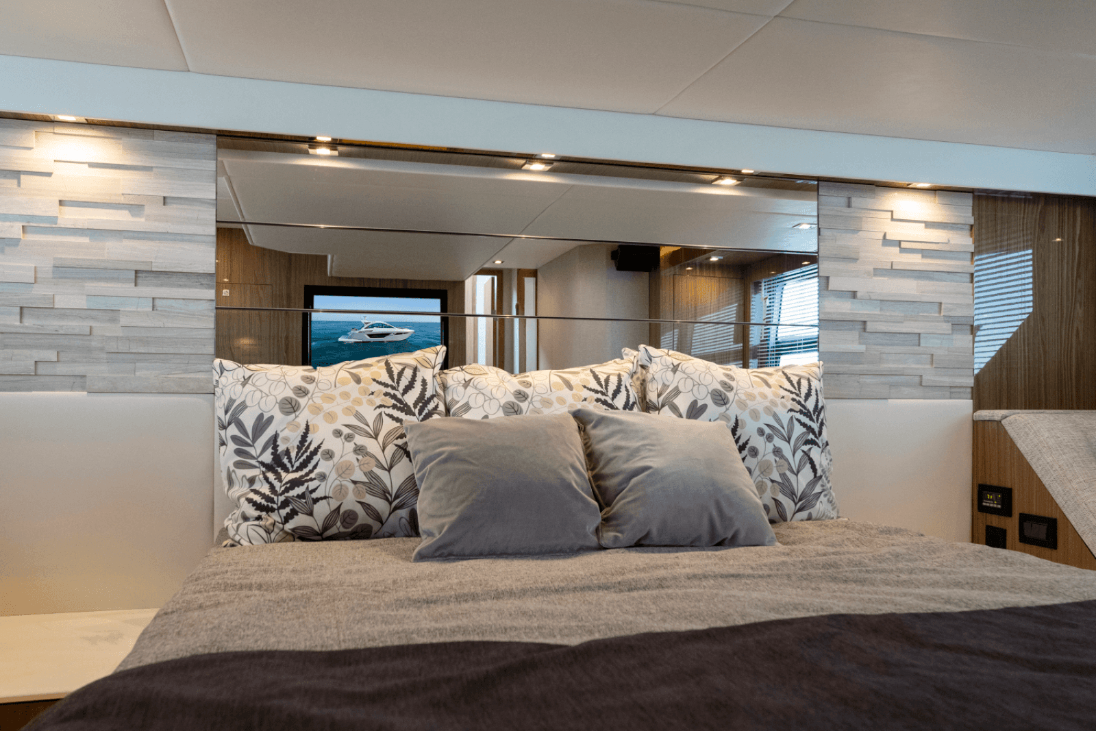 2024 Cruisers Yachts 50 Cantius - Photo 69