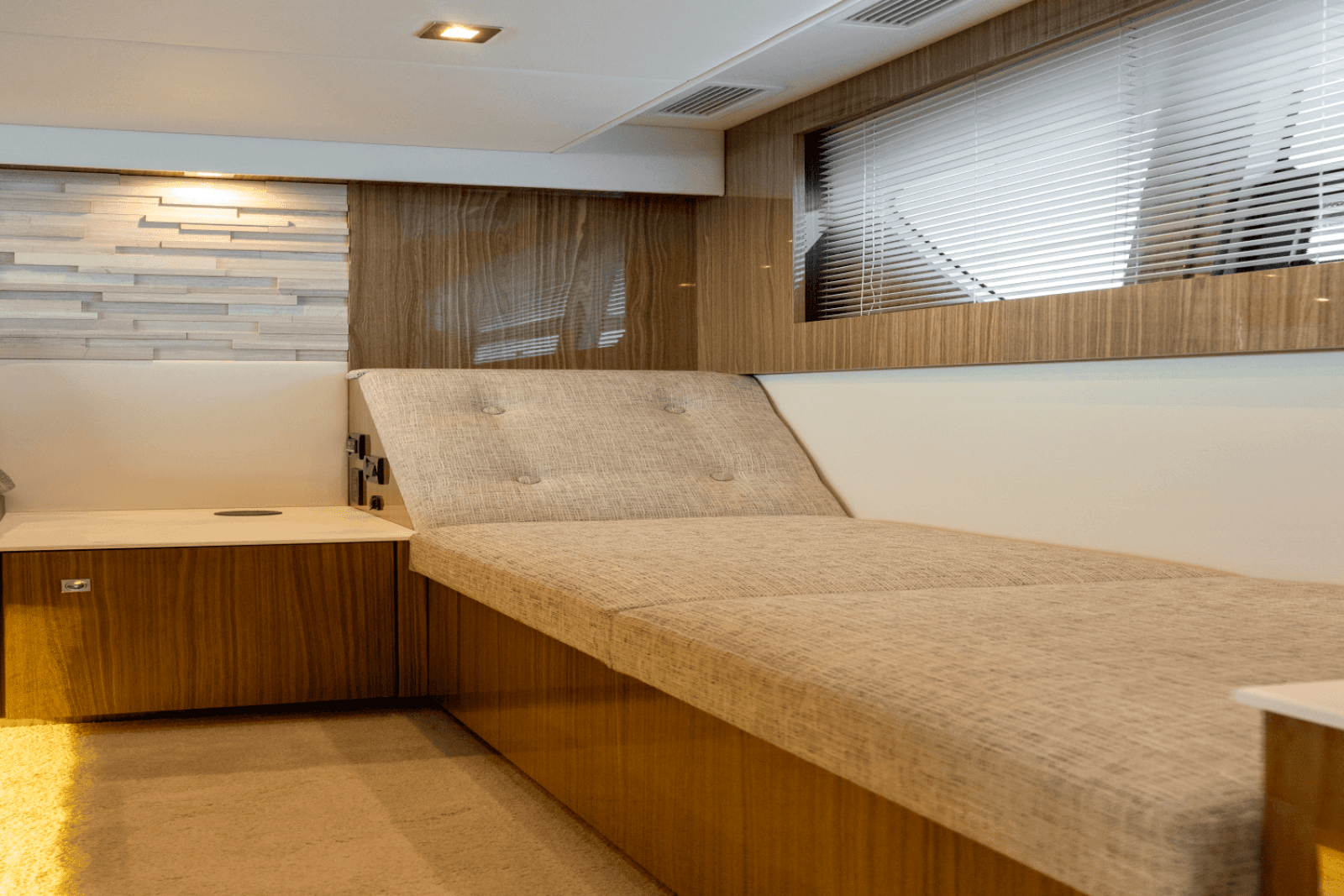 2024 Cruisers Yachts 50 Cantius - Photo 63