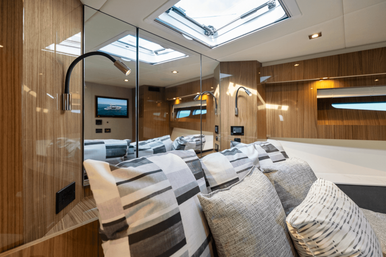 2024 Cruisers Yachts 50 Cantius - Photo 79