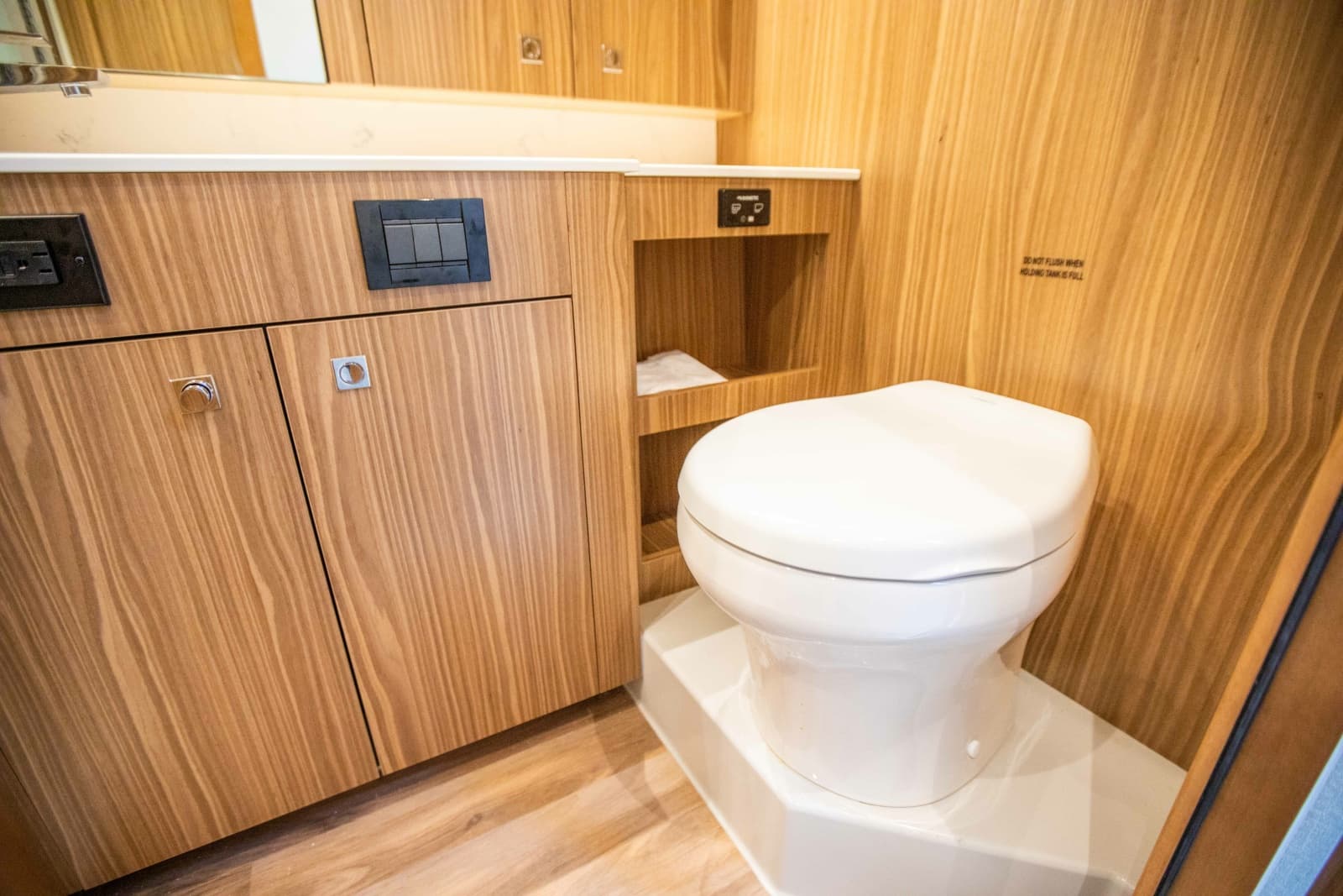 2024 Cruisers Yachts 50 Cantius - Photo 67