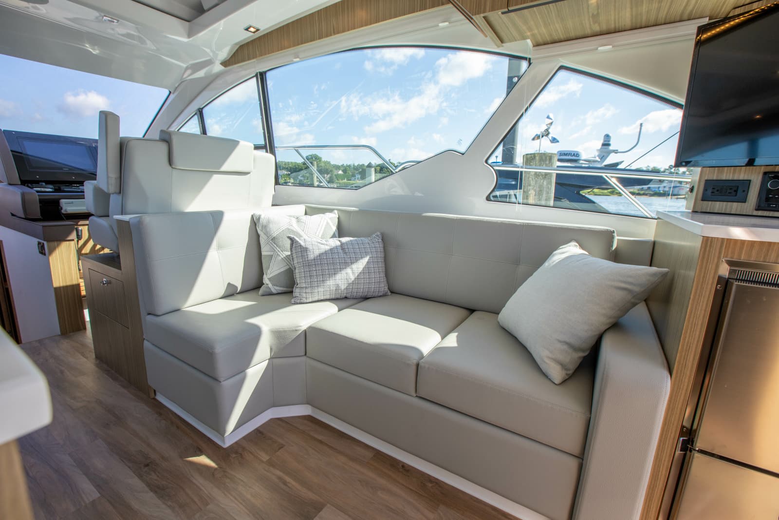 2024 Cruisers Yachts 50 Cantius - Photo 27