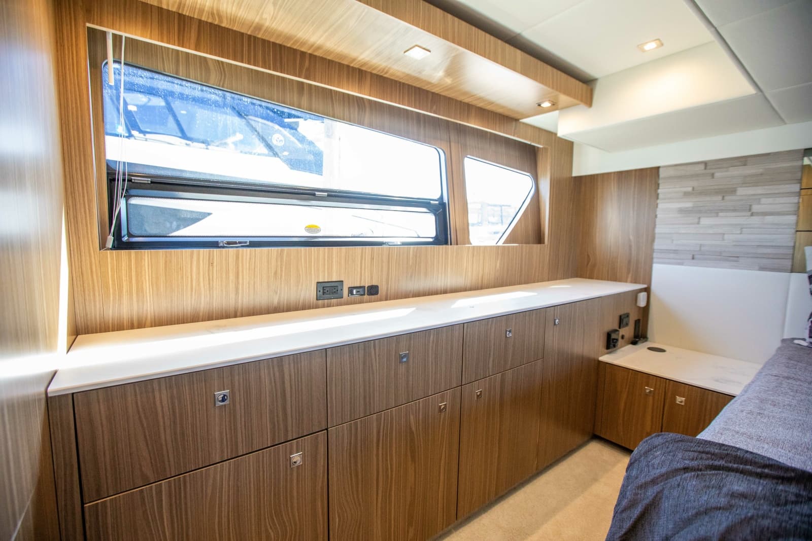 2024 Cruisers Yachts 50 Cantius - Photo 77