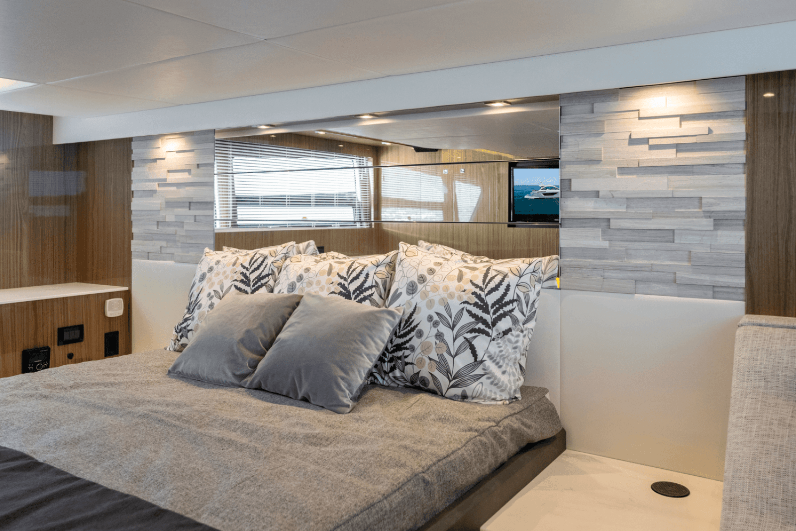 2024 Cruisers Yachts 50 Cantius - Photo 52