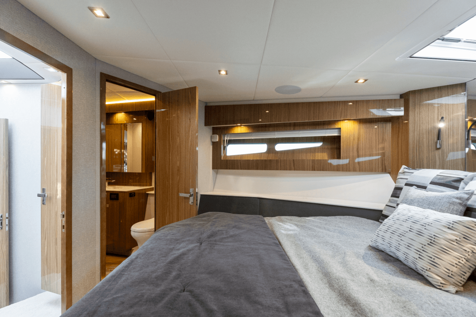 2024 Cruisers Yachts 50 Cantius - Photo 74