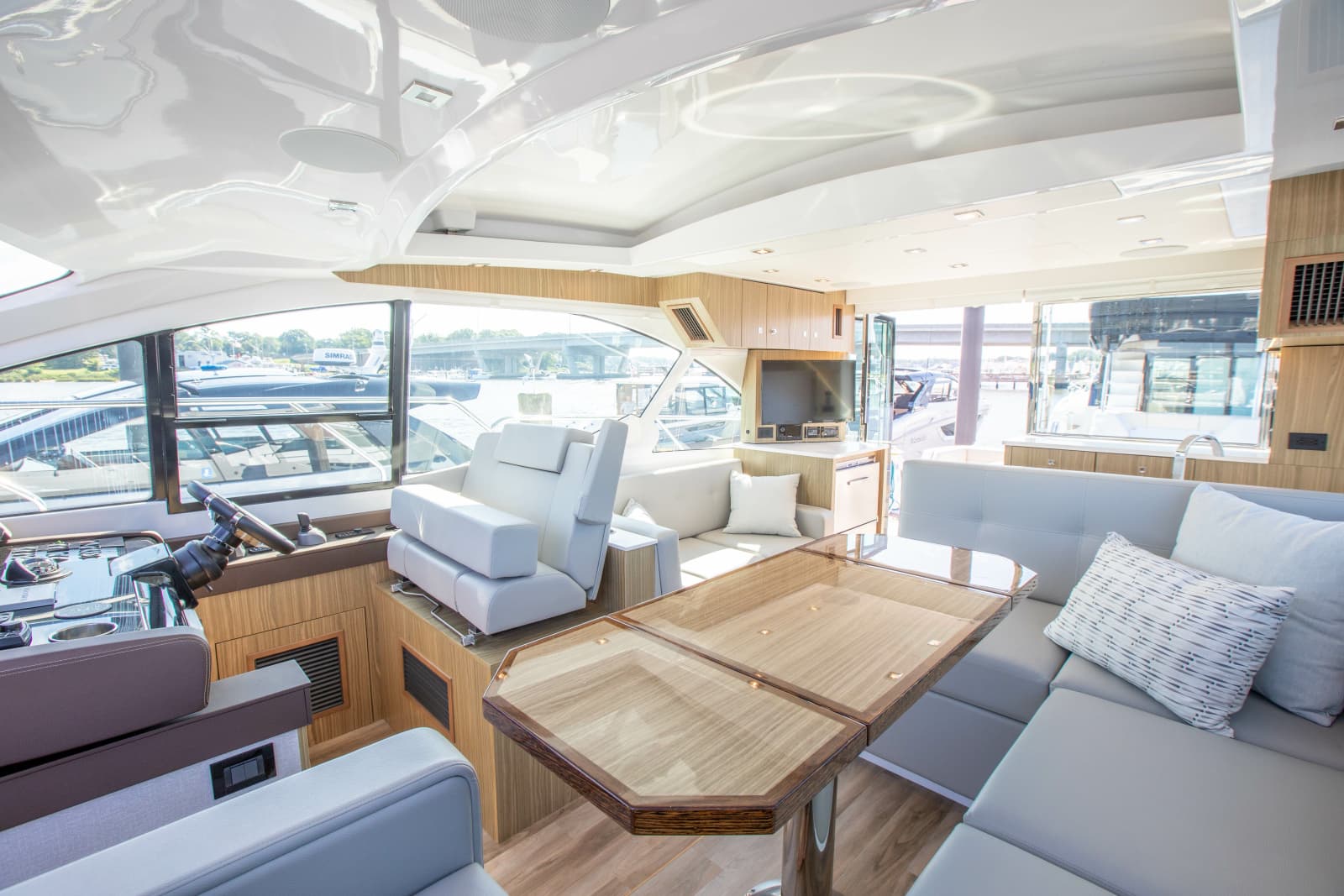 2024 Cruisers Yachts 50 Cantius - Photo 32