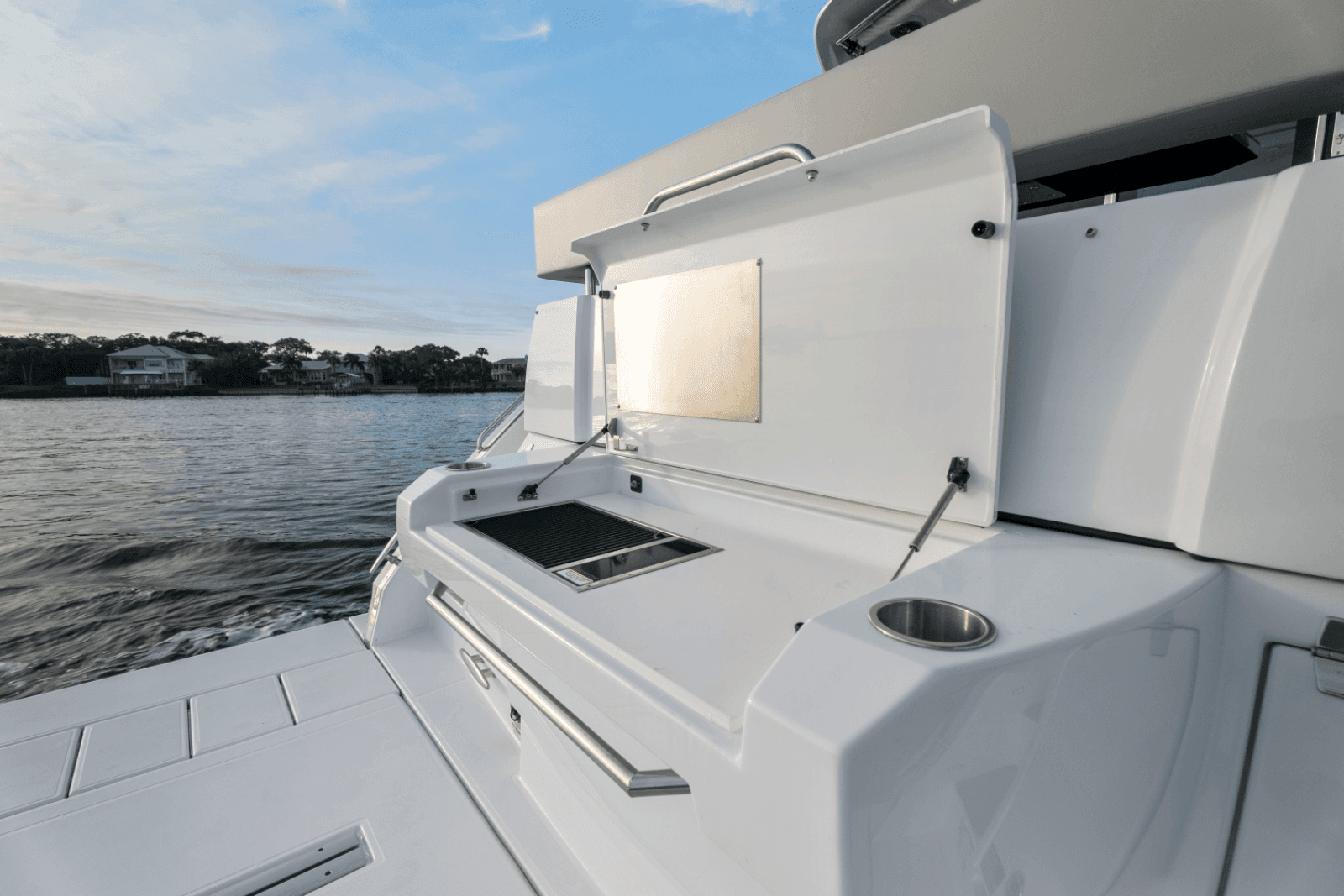 2024 Cruisers Yachts 50 Cantius - Photo 43