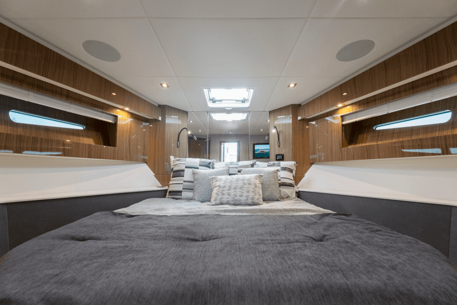 2024 Cruisers Yachts 50 Cantius - Photo 49