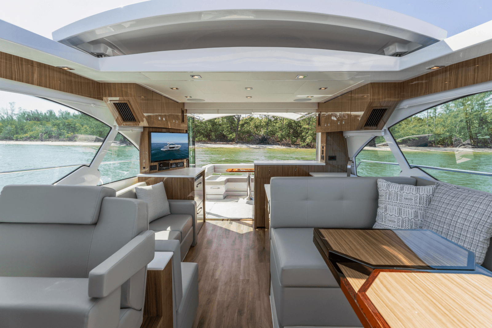 2024 Cruisers Yachts 50 Cantius - Photo 94