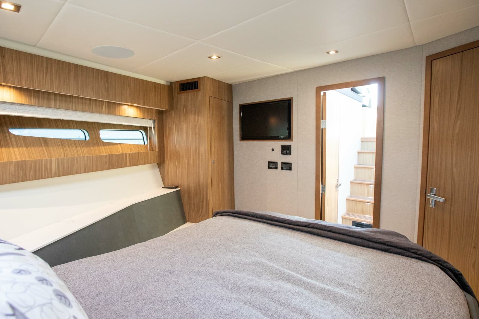 2024 Cruisers Yachts 50 Cantius - Photo 61