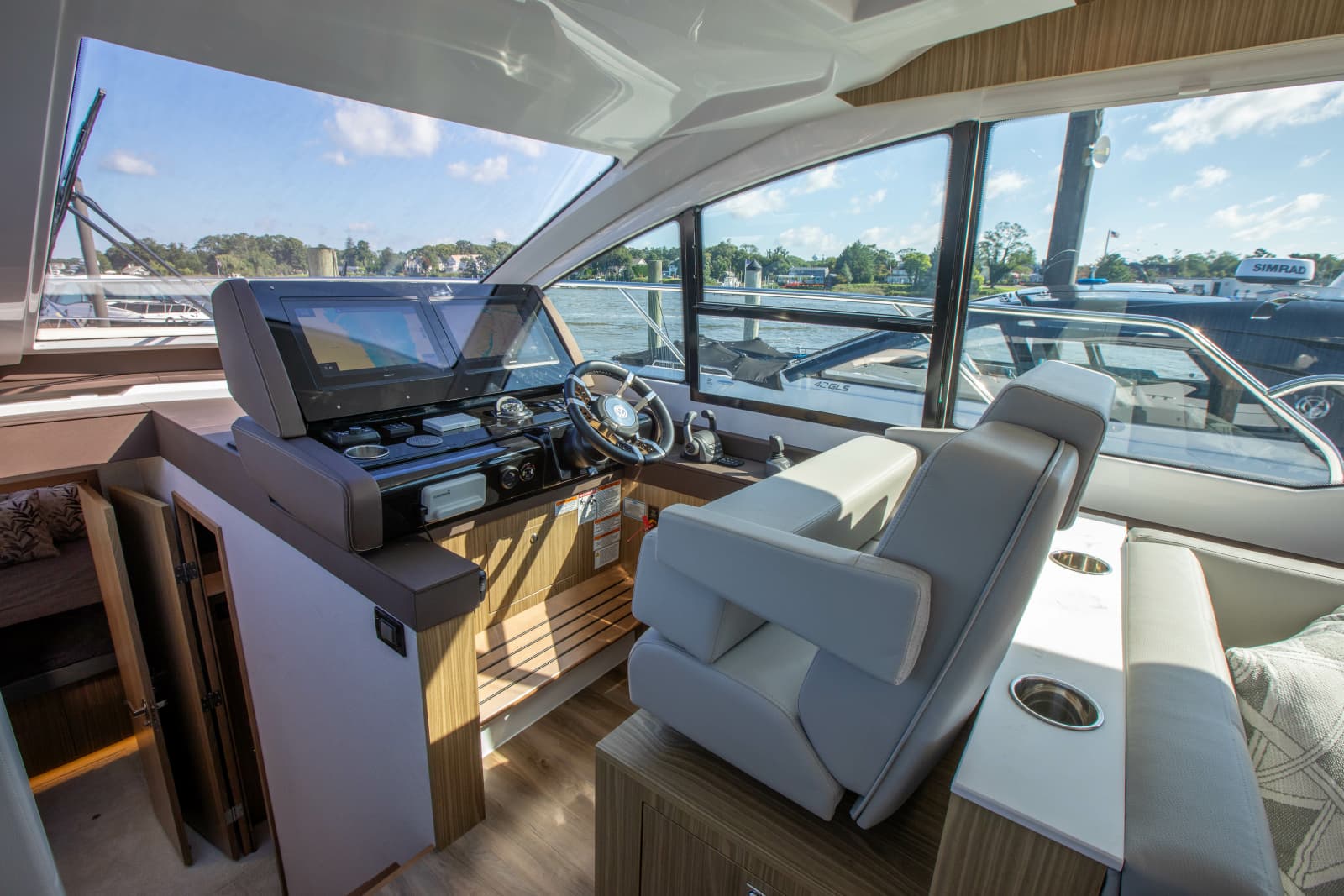 2024 Cruisers Yachts 50 Cantius - Photo 39