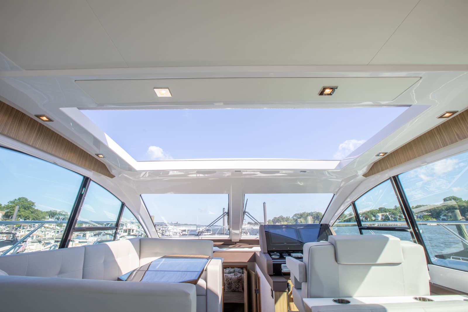 2024 Cruisers Yachts 50 Cantius - Photo 37