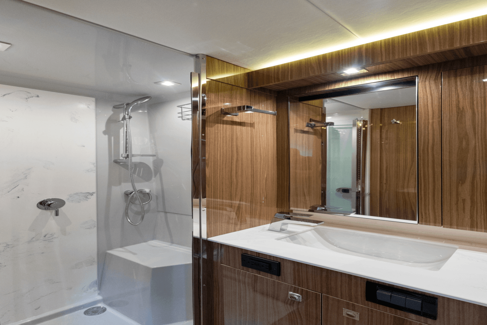 2024 Cruisers Yachts 50 Cantius - Photo 59