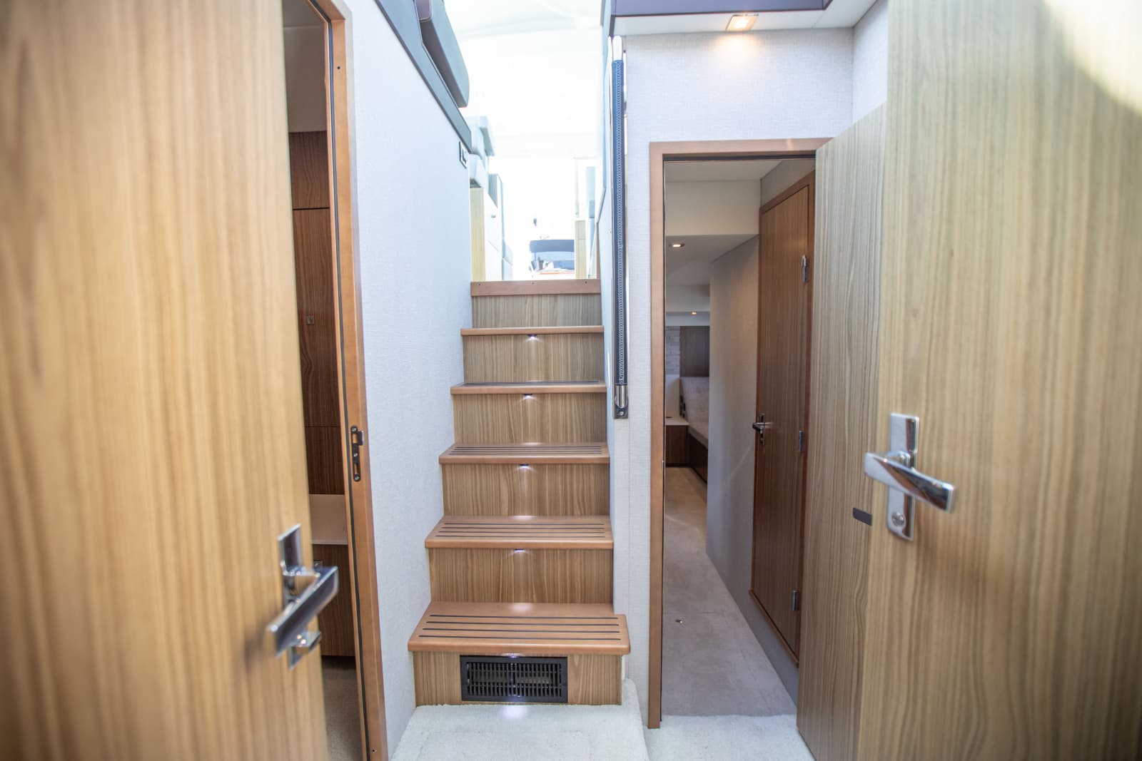 2024 Cruisers Yachts 50 Cantius - Photo 53