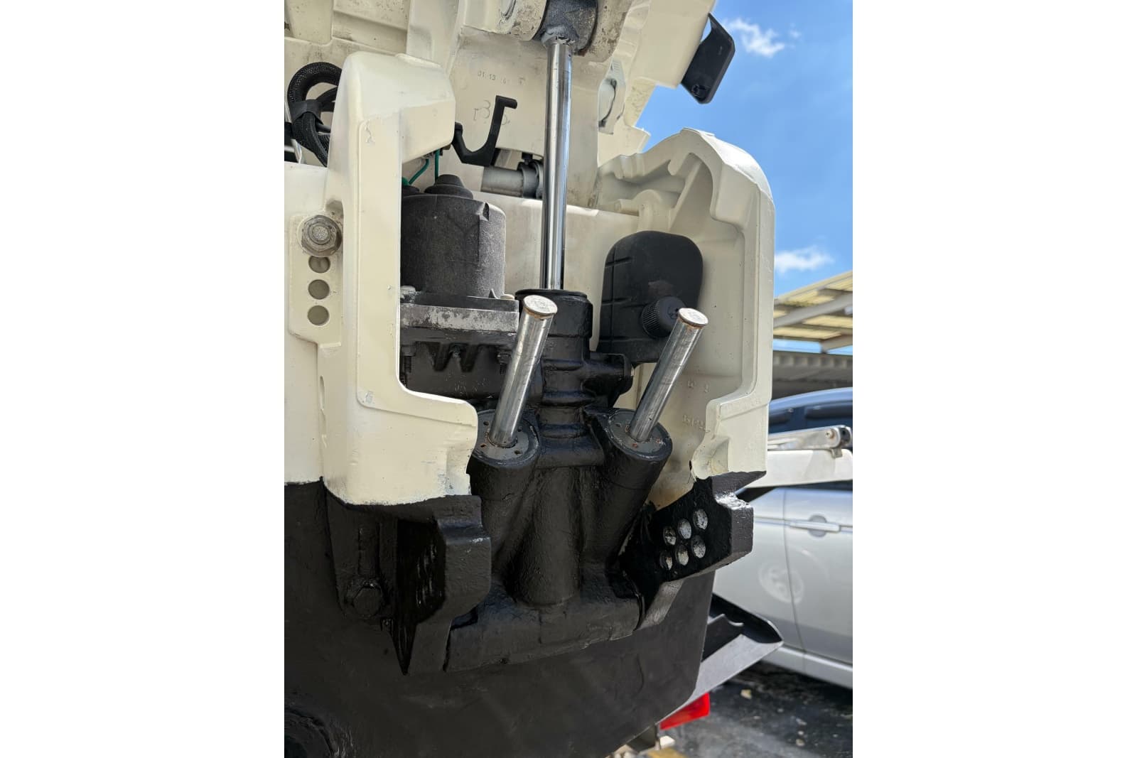 1997 Dusky 256 Center Console - Photo 12