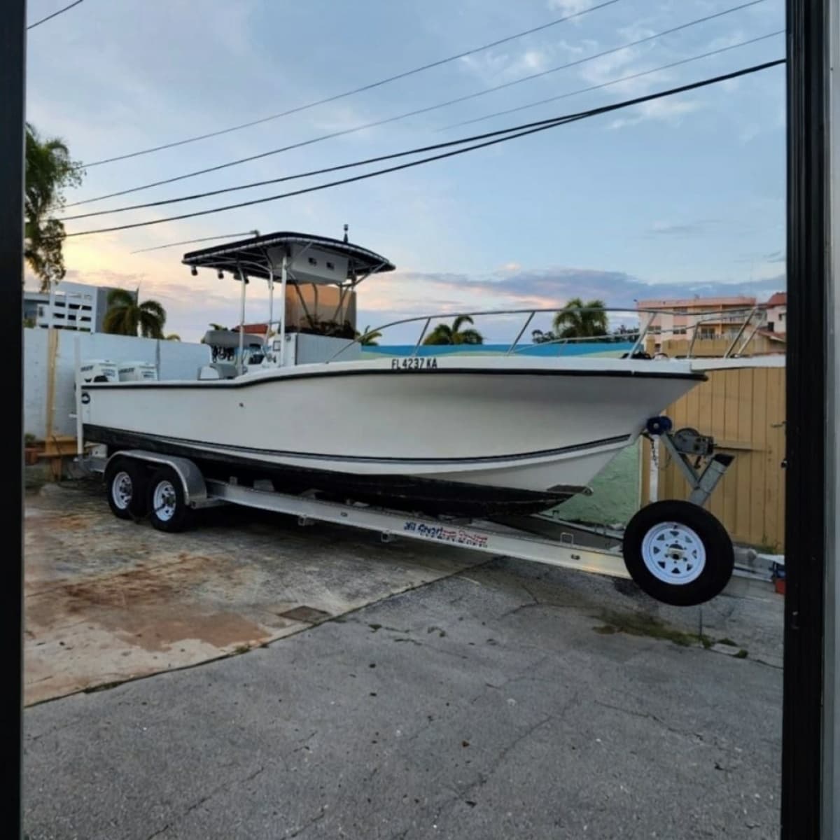 1997 Dusky 256 Center Console - Photo 1