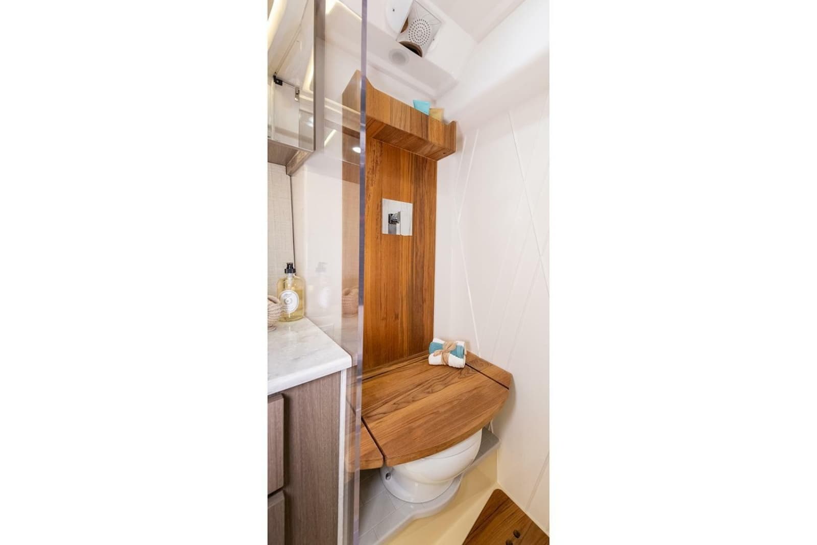 2023 Regal 36 XO - Photo 26