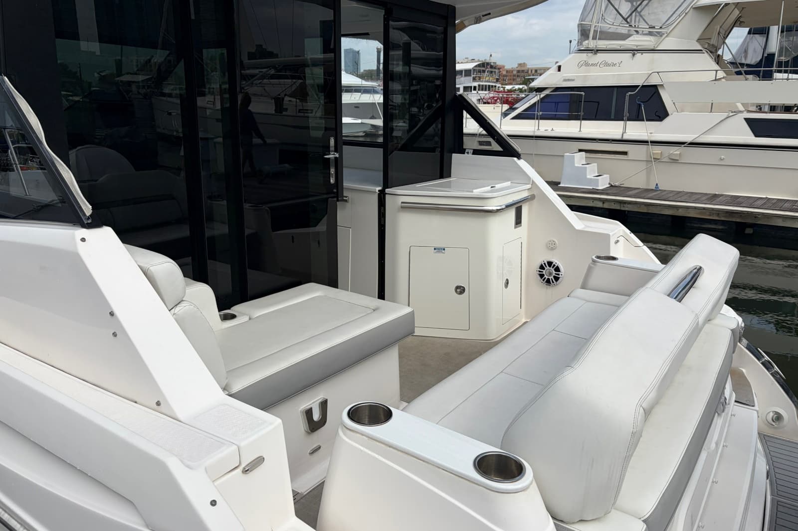 2023 Regal 36 XO - Photo 7