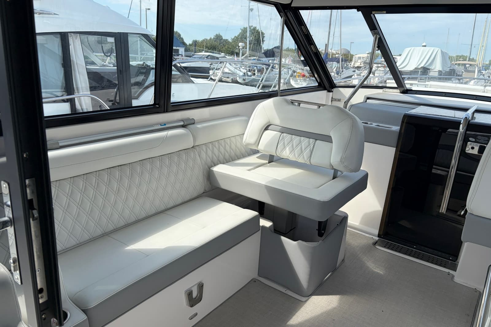 2023 Regal 36 XO - Photo 6
