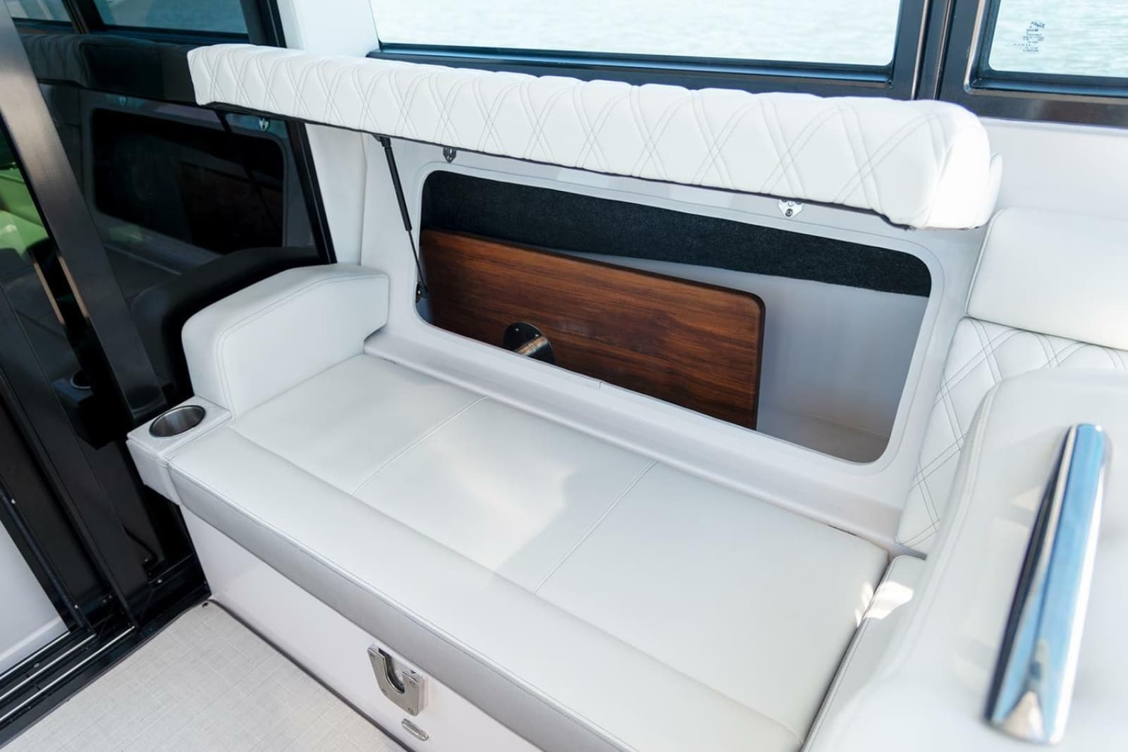 2023 Regal 36 XO - Photo 19