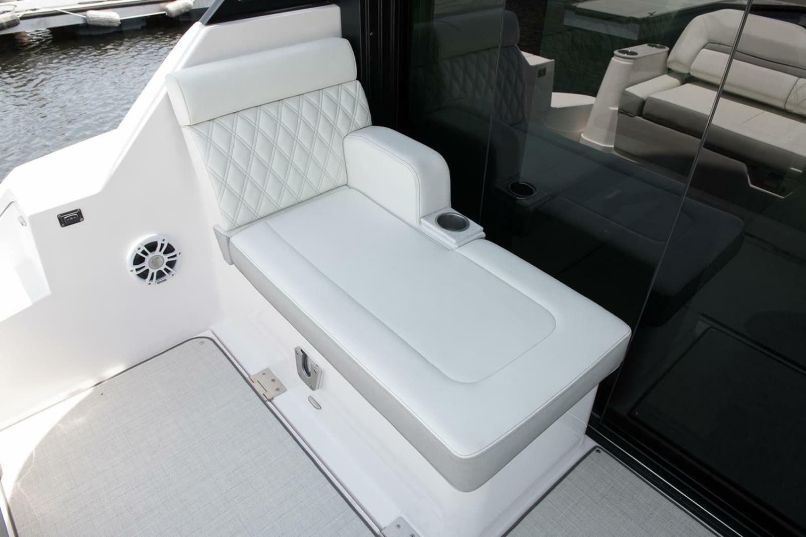 2023 Regal 36 XO - Photo 11