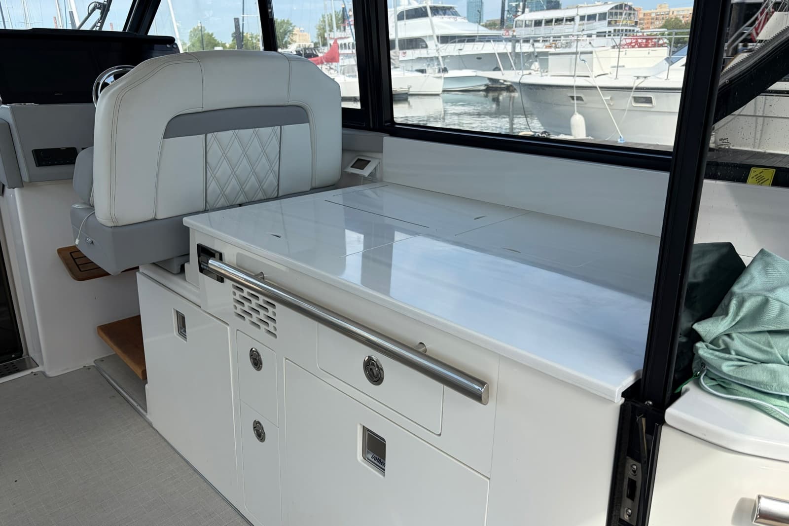 2023 Regal 36 XO - Photo 5