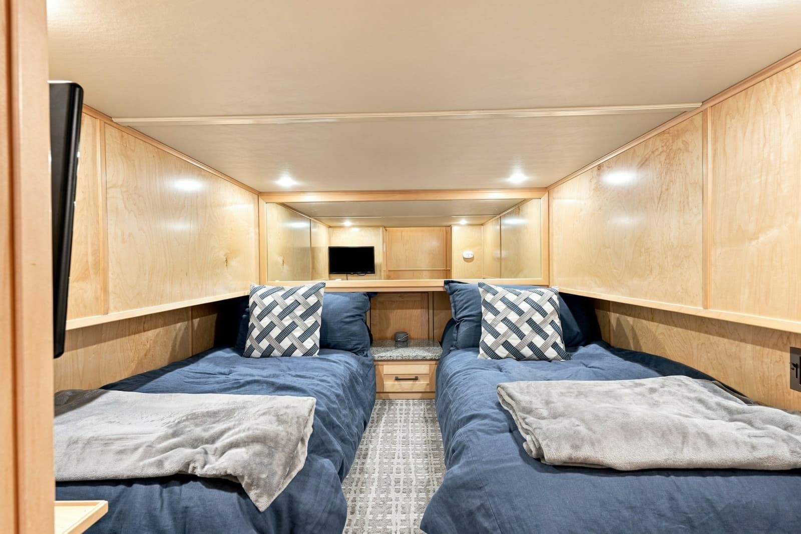 2023 Sumerset 18 x 77 LUX - Photo 52