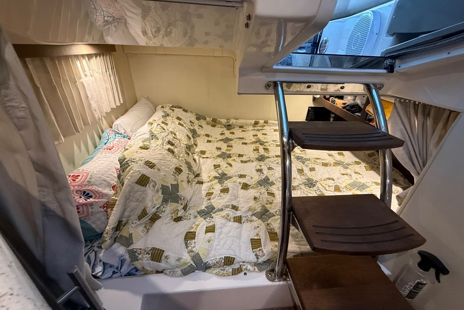 2018 Regal 28 Express - Photo 25