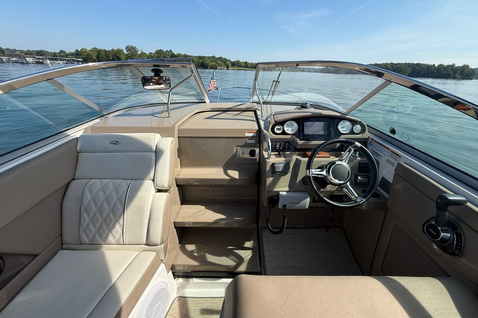 2018 Regal 28 Express - Photo 22
