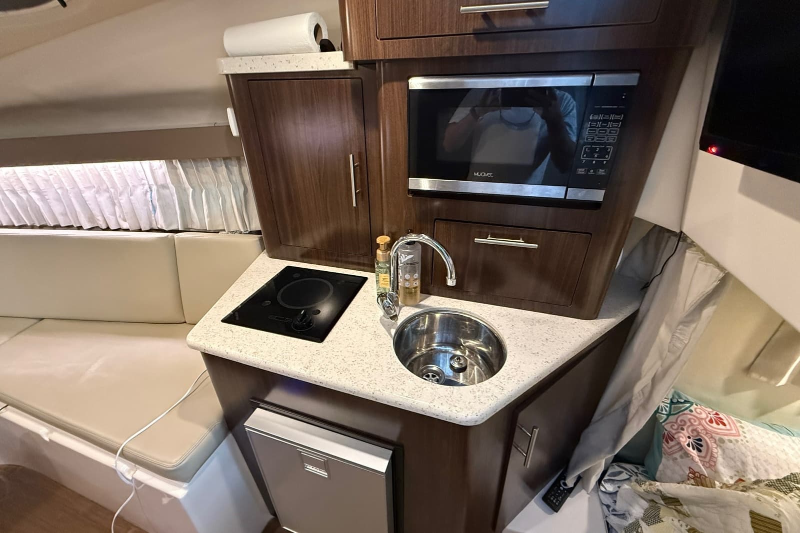 2018 Regal 28 Express - Photo 24
