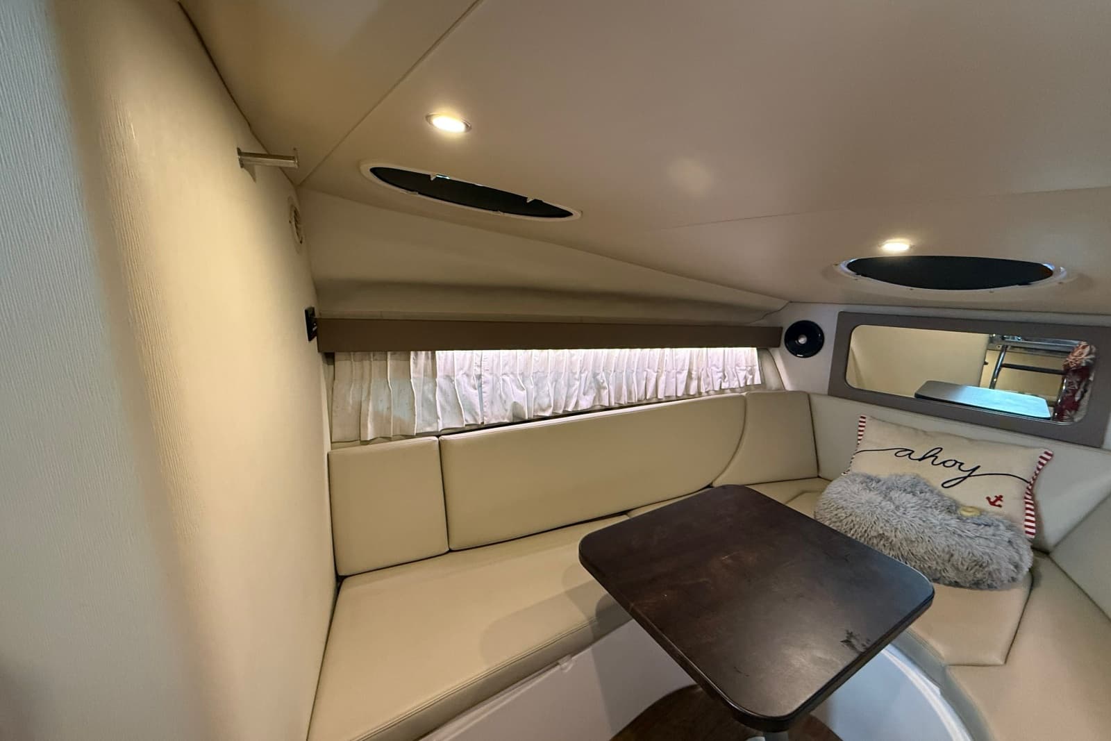 2018 Regal 28 Express - Photo 23