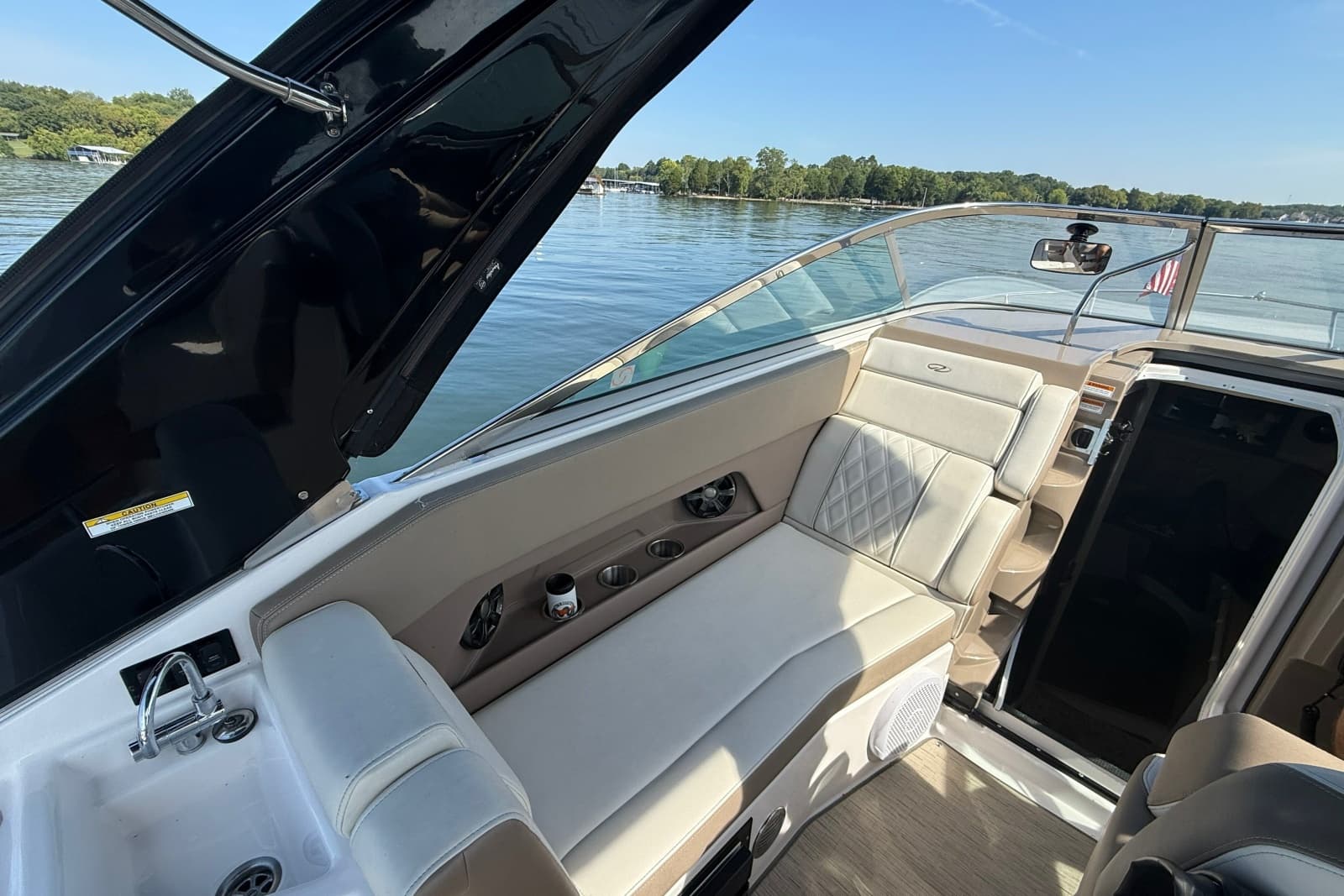 2018 Regal 28 Express - Photo 19