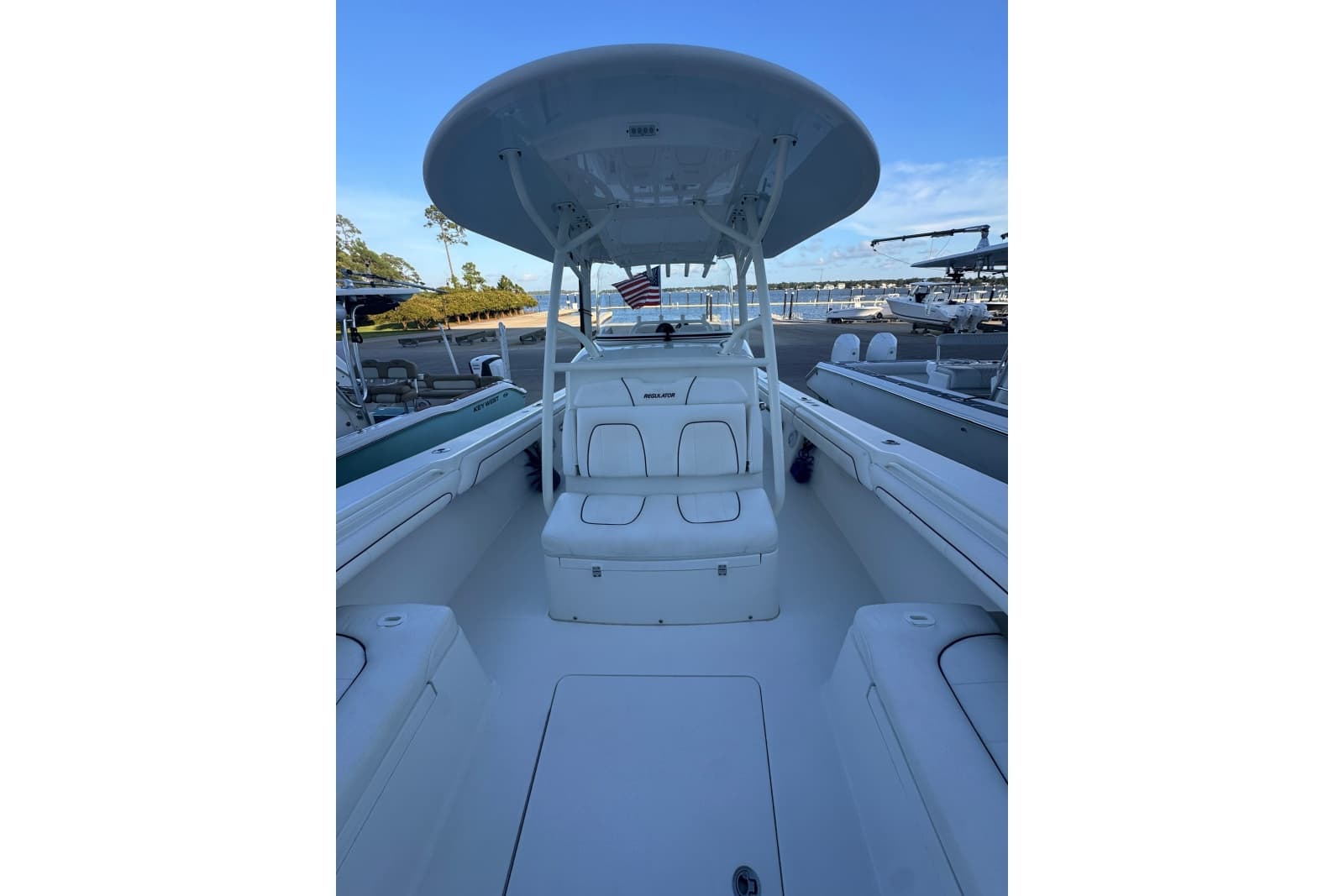 2016 Regulator 34 - Photo 10