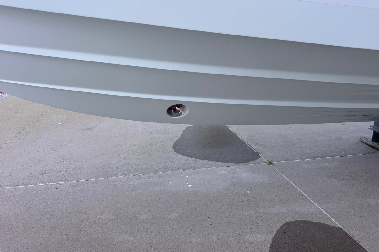2016 Regulator 34 - Photo 27
